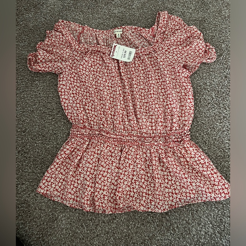 Women’s blouse NWT size Medium
